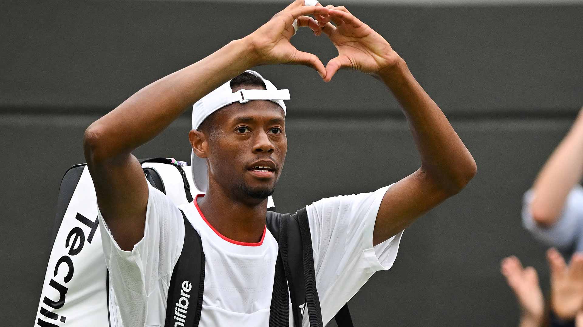 Christopher Eubanks thanks the crowd after falling to Daniil Medvedev in five sets on Wednesday in the Wimbledon quarter-finals.