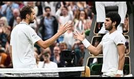 Medvedev-Alcaraz-Wimbledon-2023-SF-Handshake