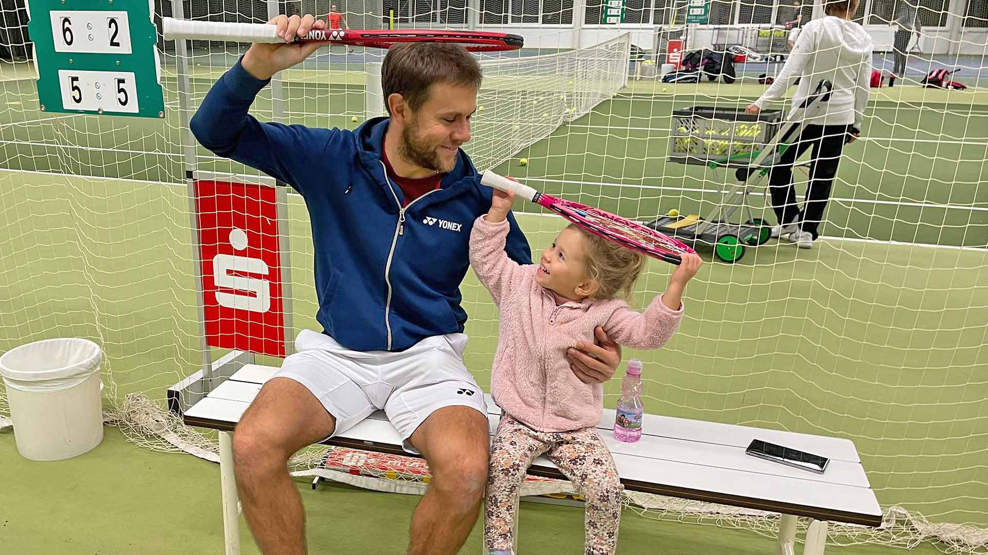 Radu Albot enjoys time on court with his daughter, Adeline Albot.