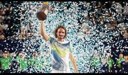 Stefanos Tsitsipas celebrates winning his 10th ATP Tour title on Saturday in Los Cabos.