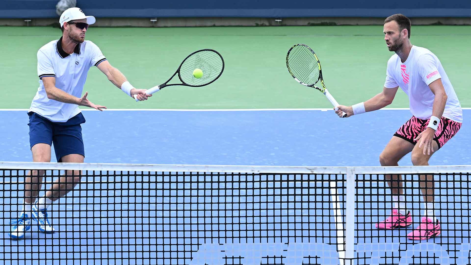 Jamie Murray and Michael Venus save all three break points they face en route to victory on Tuesday in Cincinnati.