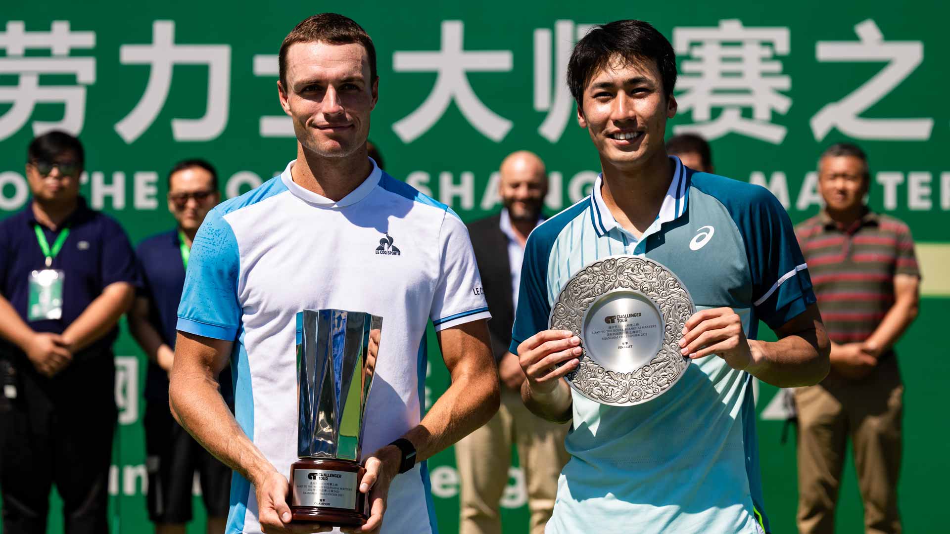 Christopher O'Connell (left) and Yosuke Watanuki at the Shanghai Challenger trophy ceremony.