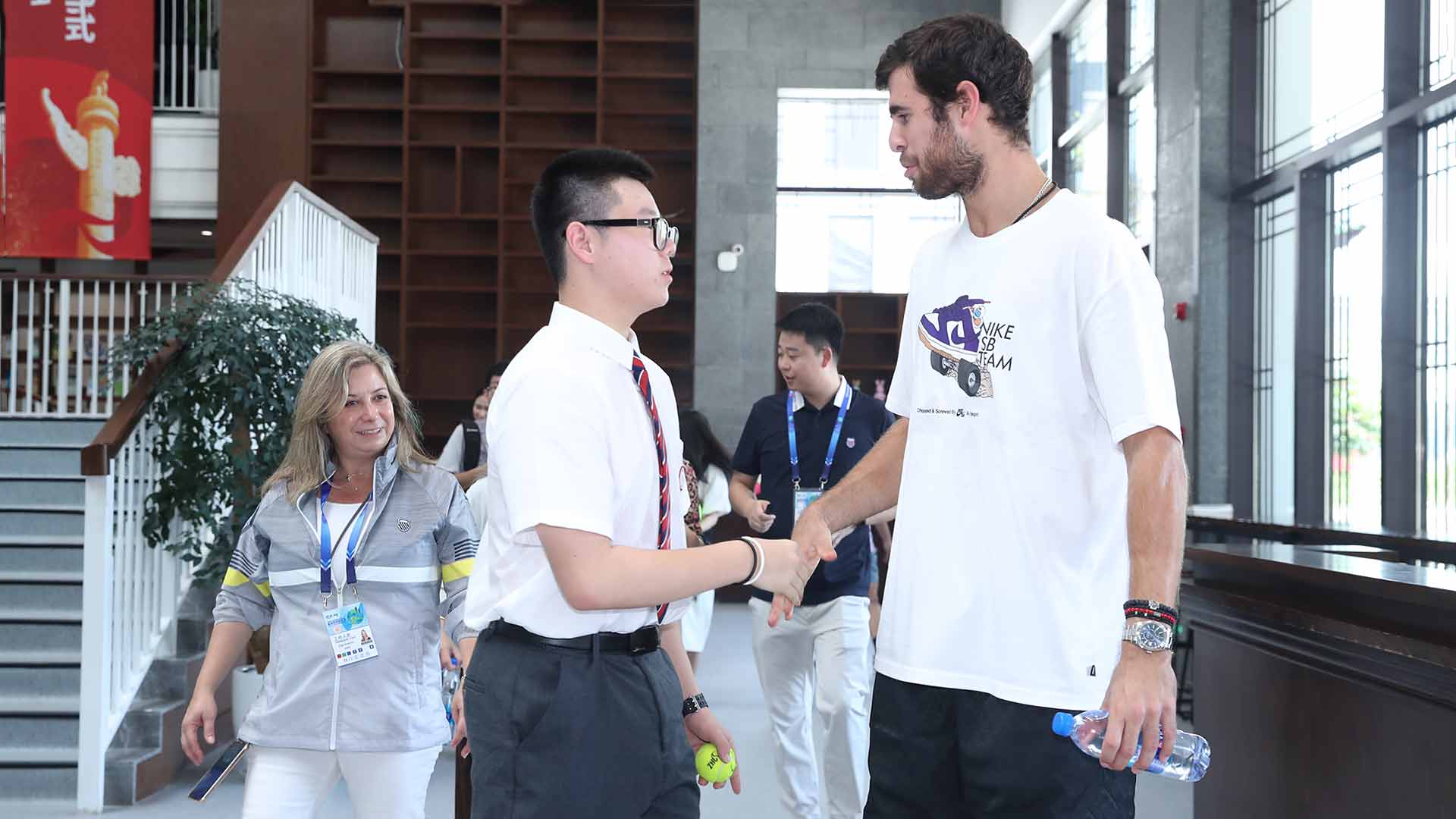 <a href='https://www.atptour.com/en/players/karen-khachanov/ke29/overview'>Karen Khachanov</a>