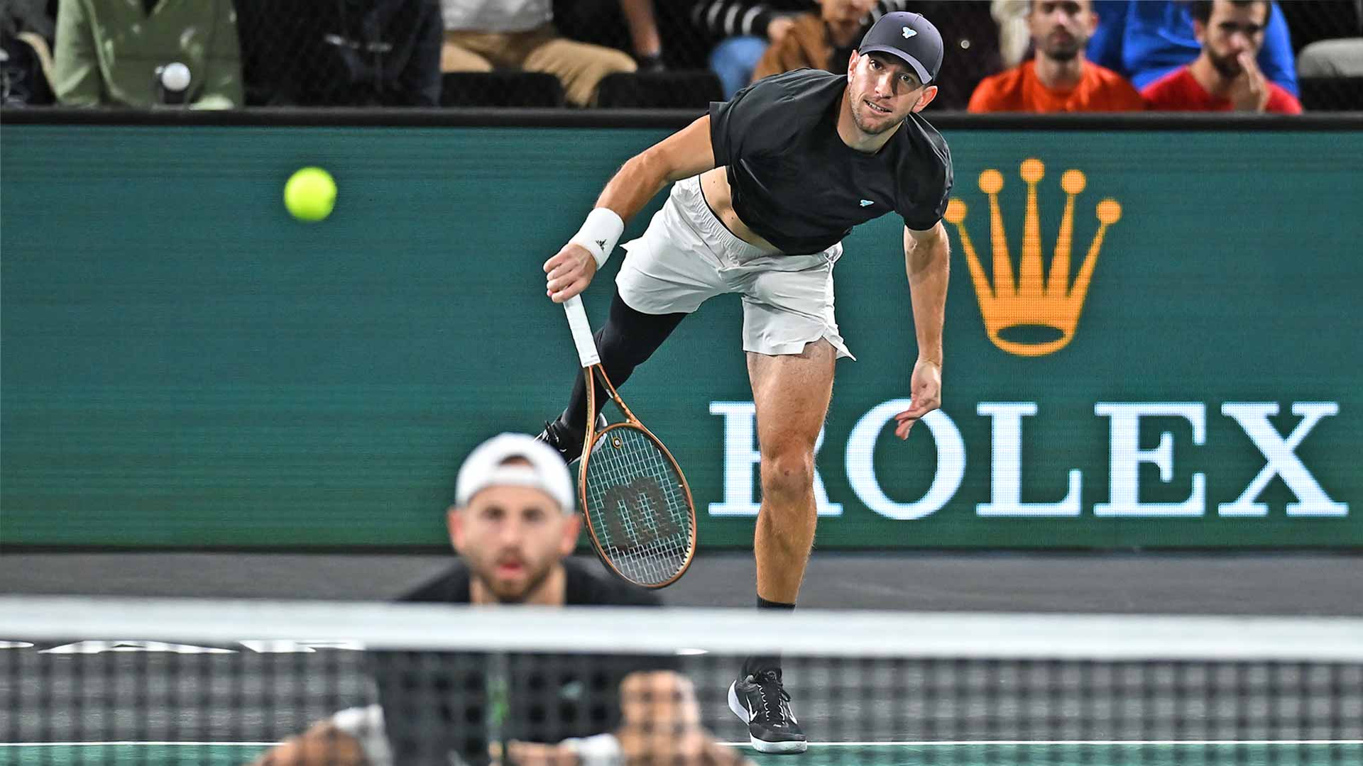 Nathaniel Lammons and Jackson Withrow book a quarter-final spot on Thursday at the Rolex Paris Masters.