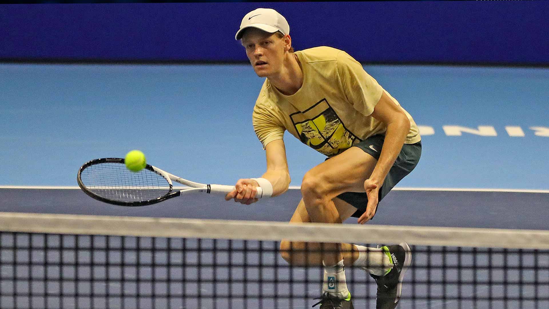 Jannik Sinner will play Stefanos Tsitsipas on Sunday in Turin.