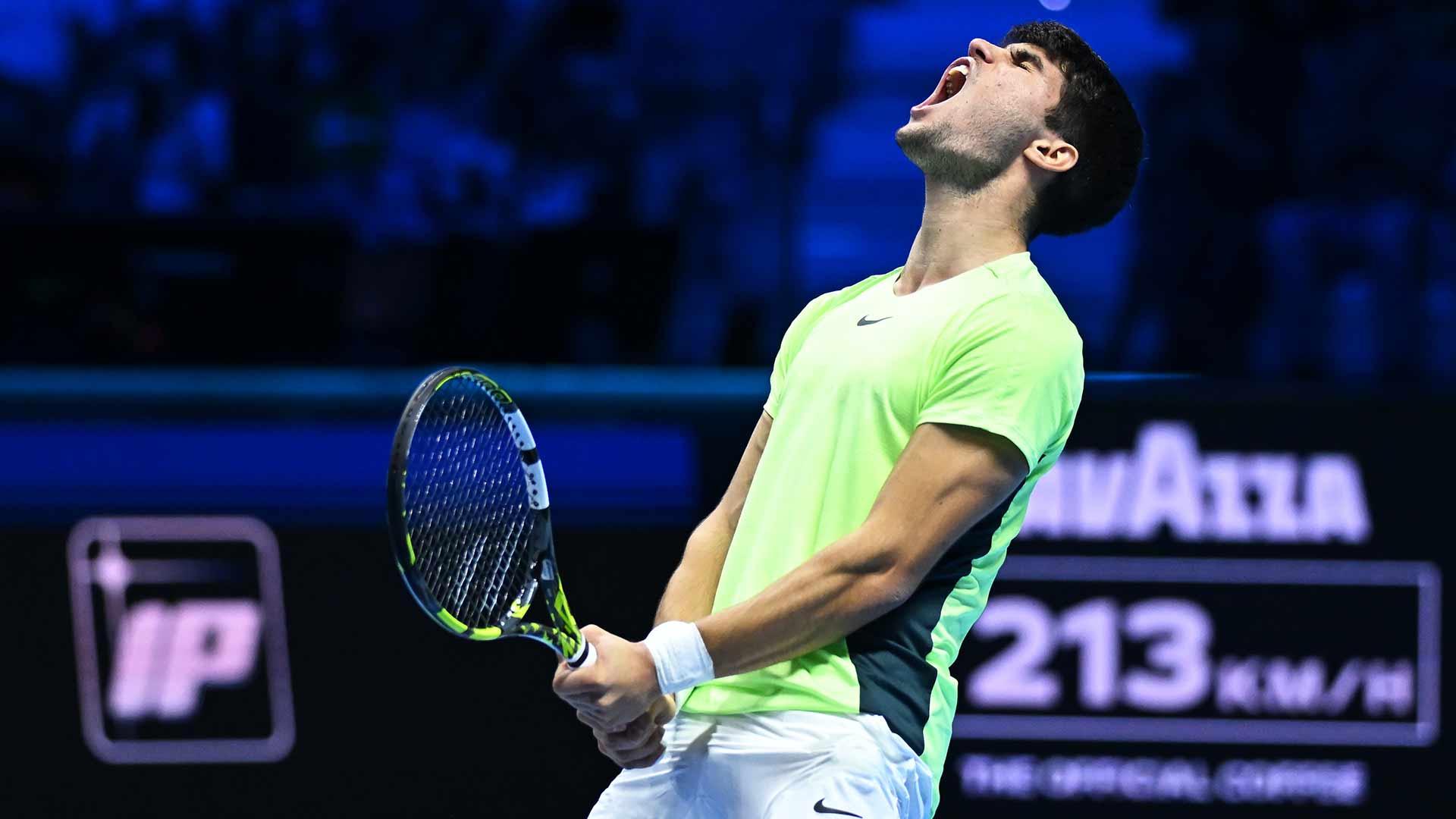 Carlos Alcaraz celebra su victoria ante Daniil Medvedev. 