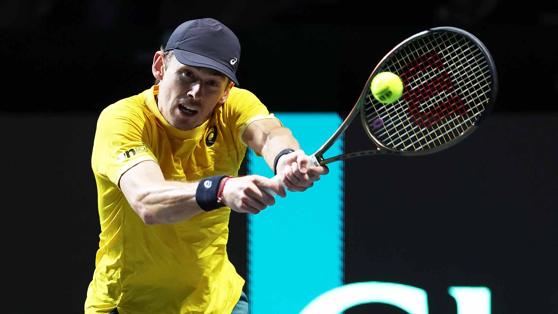 Álex de Miñaur sella el puesto de Australia en la final de la Copa Davis 2023.