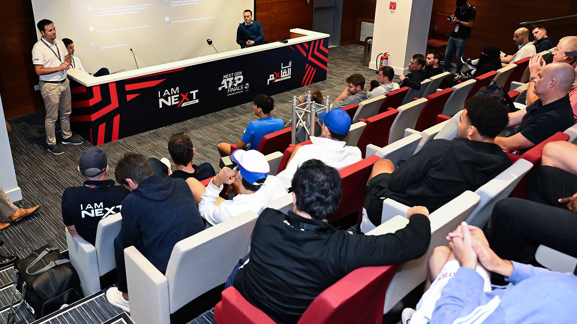 Los jugadores asisten a una sesión explicativa sobre las reglas de las Next Gen ATP Finals presented by NEOM 2023 en Yeda (Arabia Saudí).