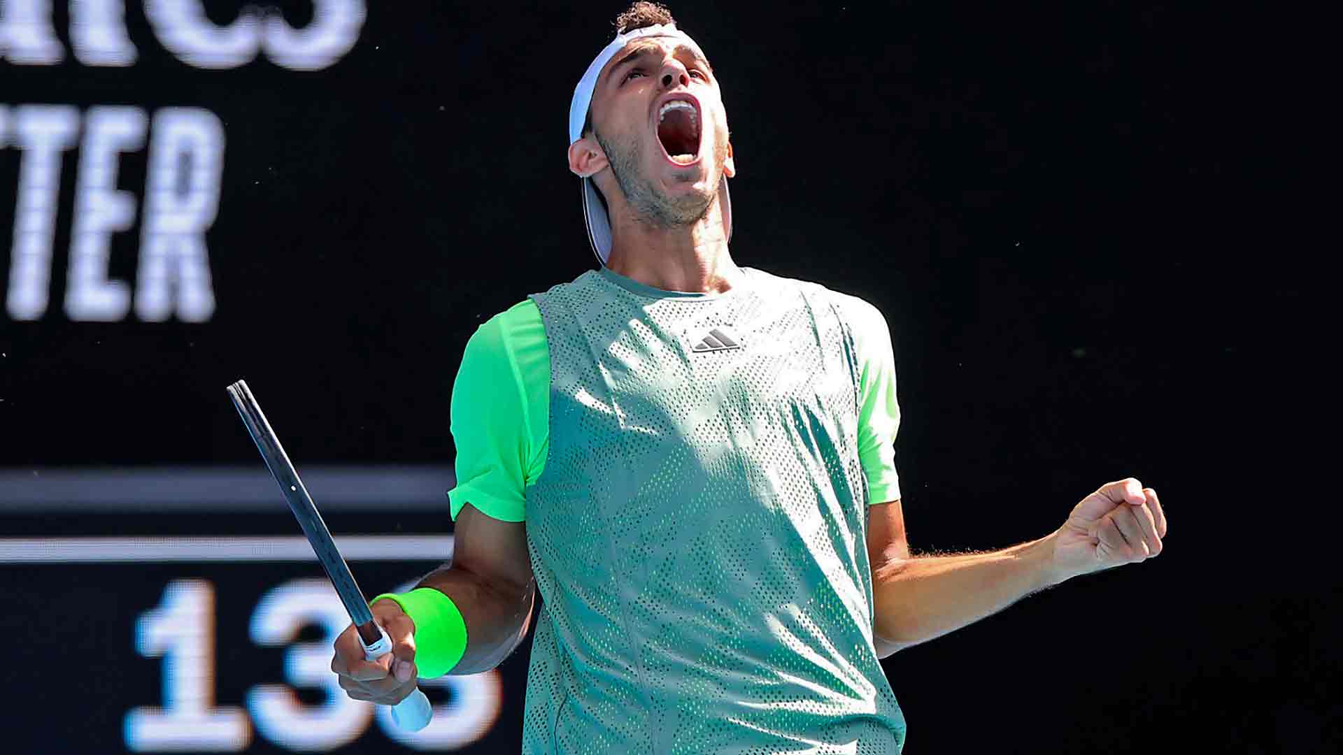 Francisco Cerúndolo superó al local Dane Sweeny por 3-6, 6-3, 6-4, 2-6, 6-2 en primera ronda en Melbourne.