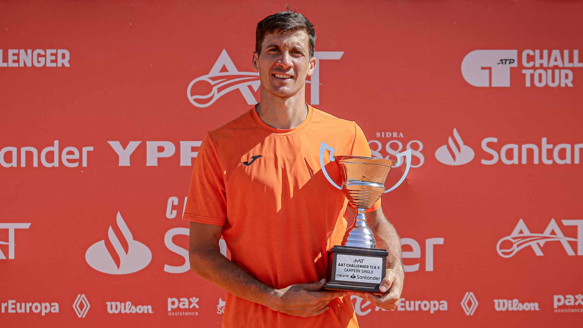 <a href='https://www.atptour.com/en/players/facundo-bagnis/bf23/overview'>Facundo Bagnis</a> wins the ATP Challenger 50 event in Buenos Aires.