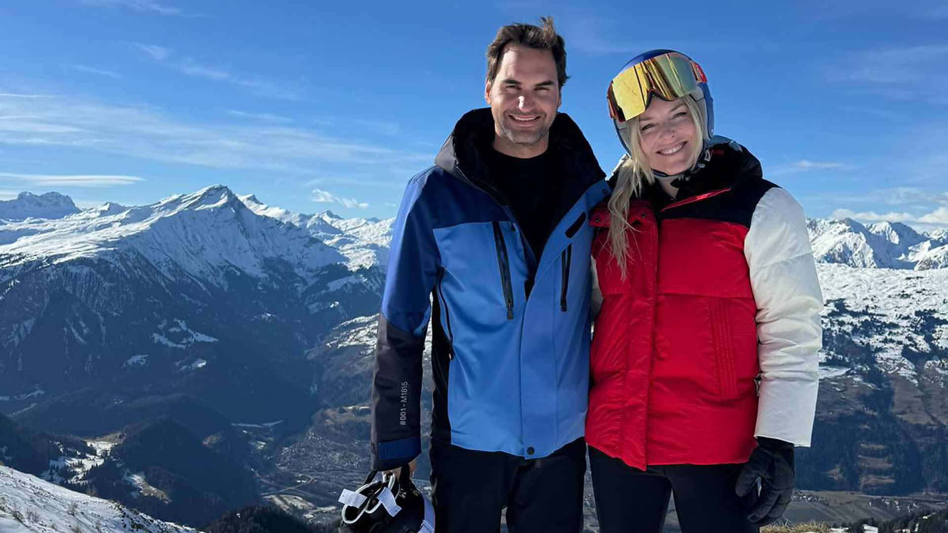 Roger Federer and Lindsey Vonn hit the slopes together for the first time.