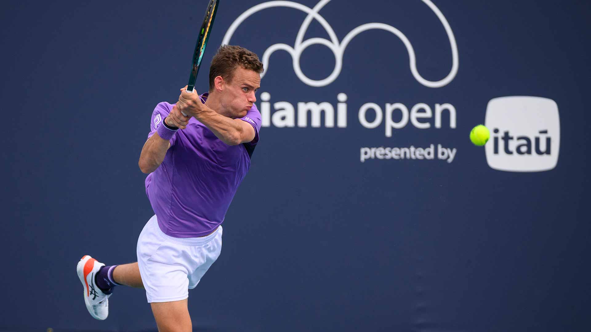 Luca Van Assche advances to the second round in Miami Wednesday with a straight-sets win against Pavel Kotov.