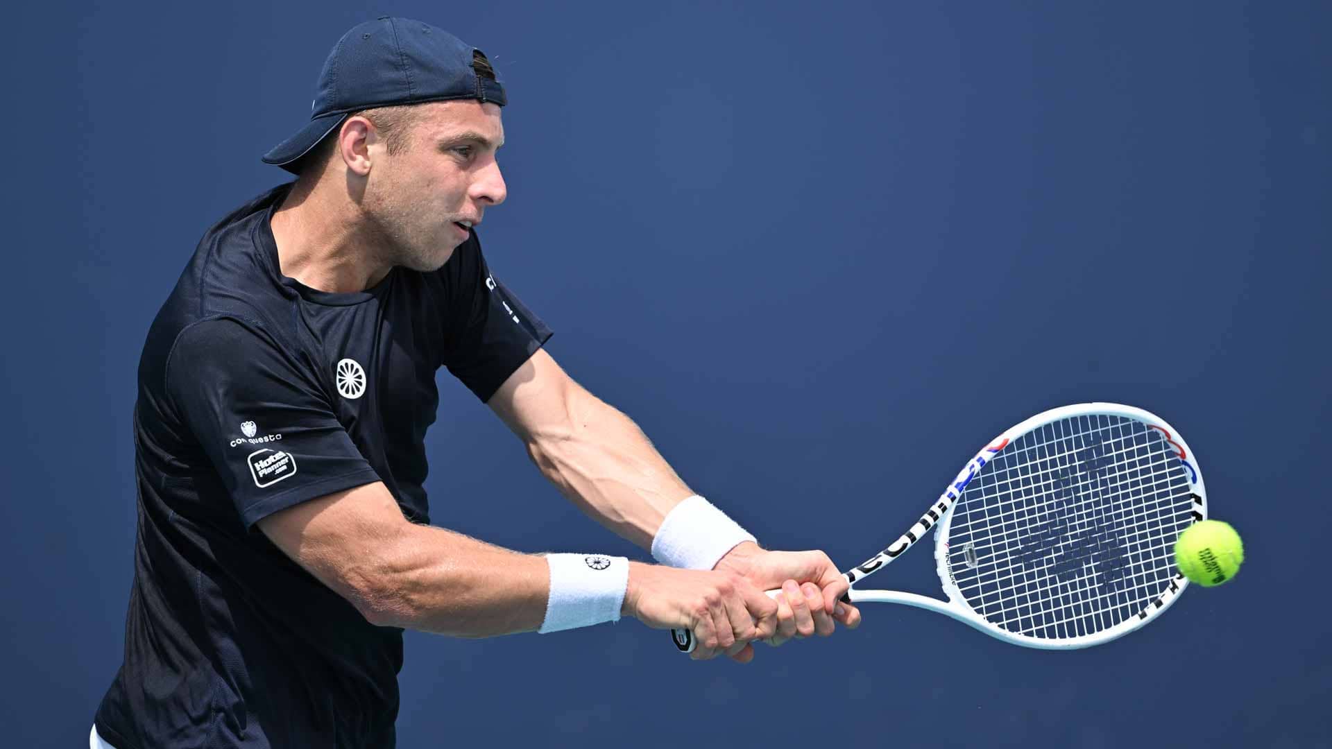 Tallon Griekspoor seeks his first Lexus ATP Head2Head win against Jannik Sinner.