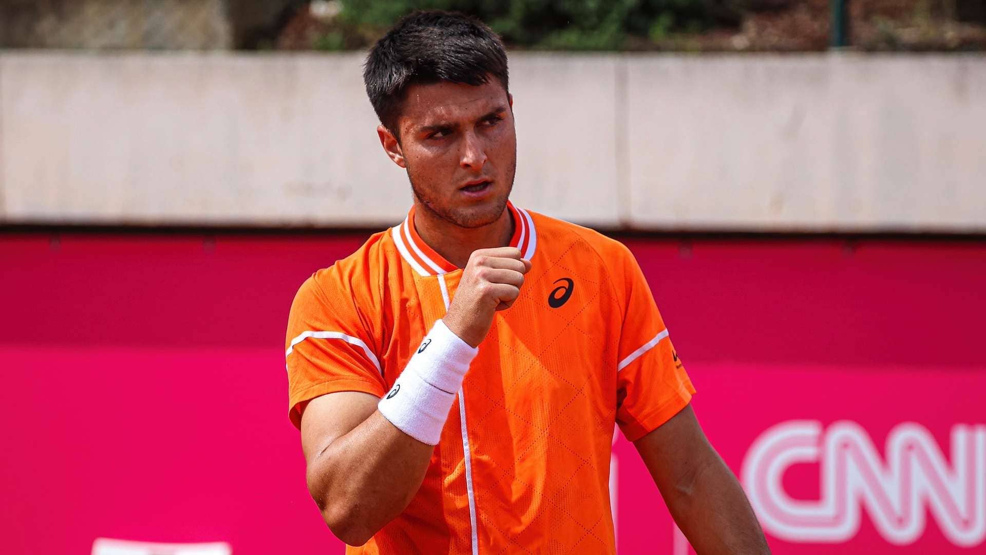 Pablo Llamas medirá a Hubert Hurkacz en los cuartos de final del Millennium Estoril Open 2024.