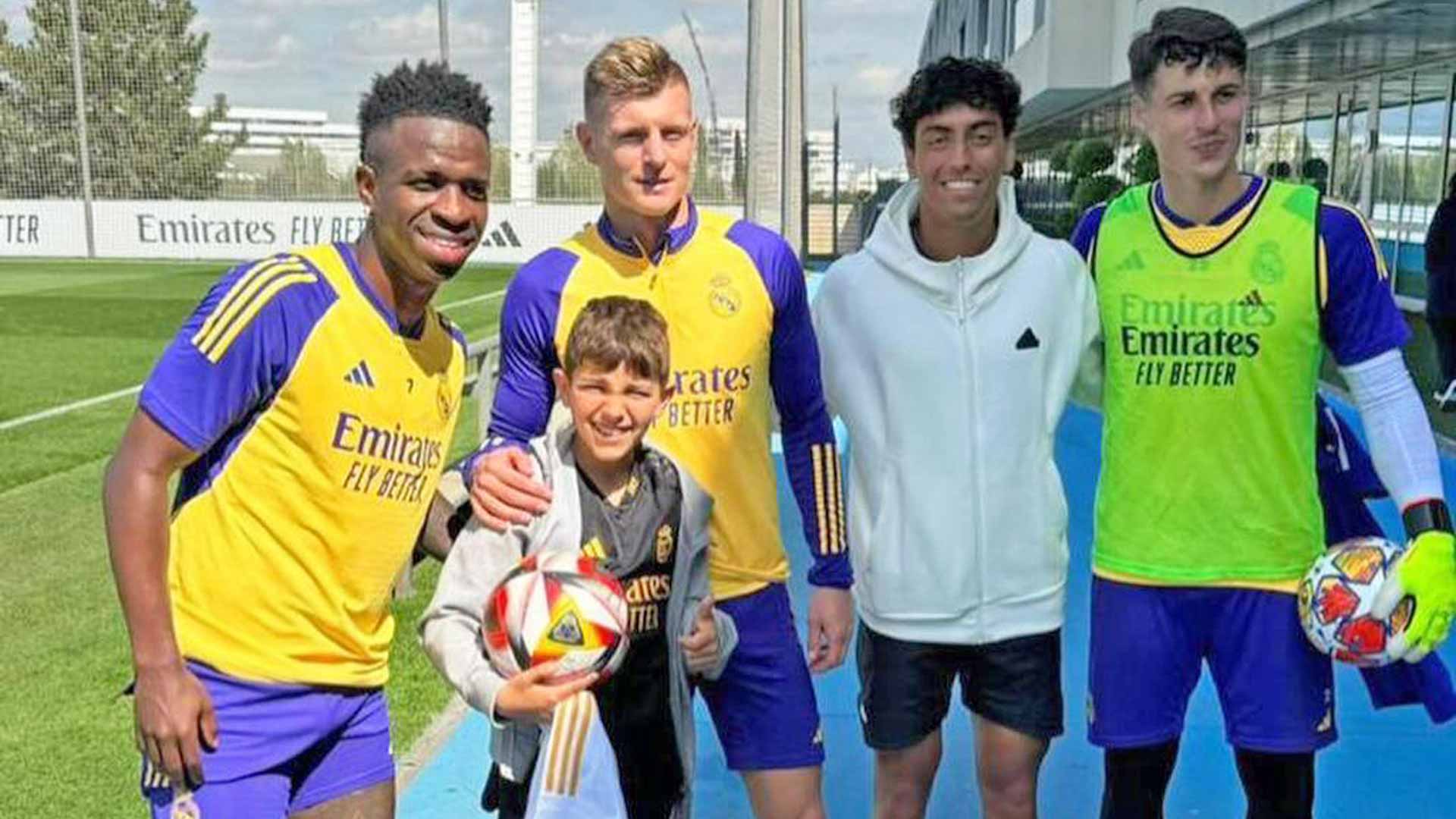 Vini Jr and Toni Kroos are among the players who took the time to meet with Abdullah Shelbayh.