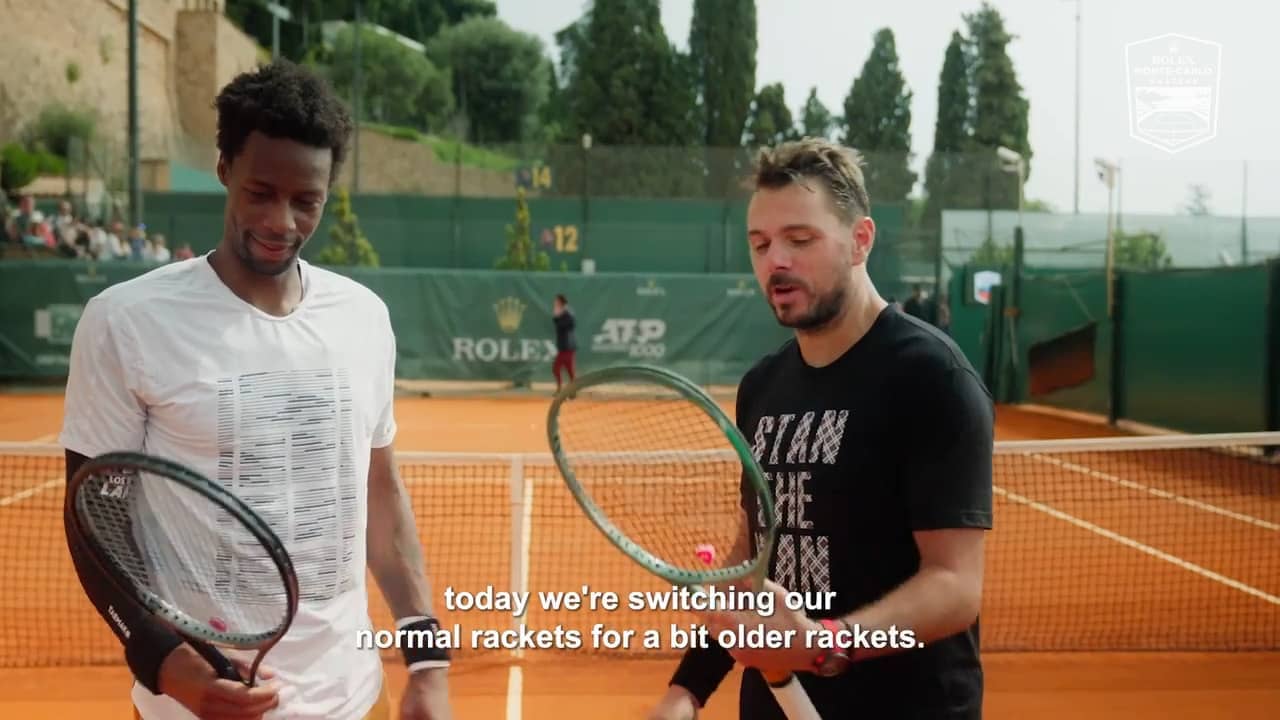 Gael Monfils y Stan Wawrinka compiten con raquetas de época.