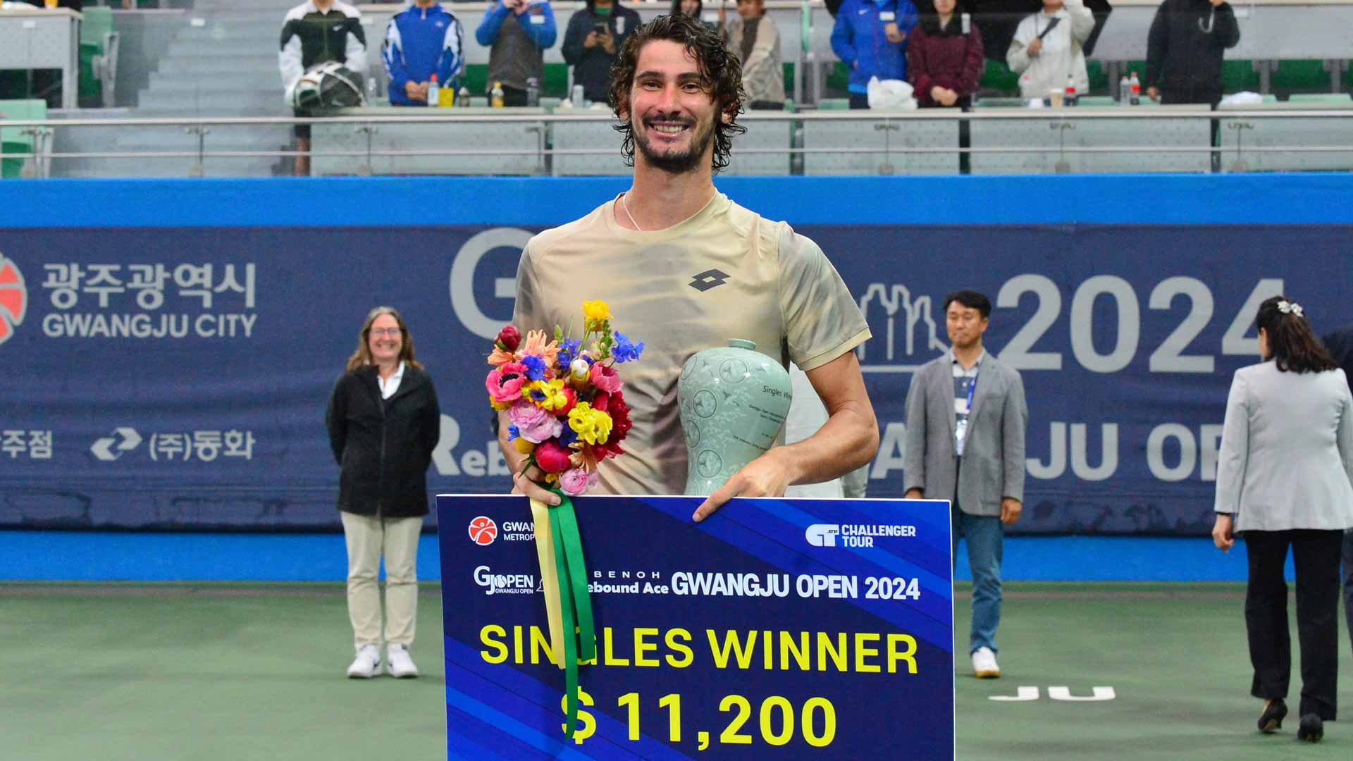 <a href='https://www.atptour.com/en/players/lloyd-harris/hg86/overview'>Lloyd Harris</a> wins the <a href='https://www.atptour.com/en/scores/archive/gwangju/7490/2024/results'>Gwangju Open Challenger</a>.