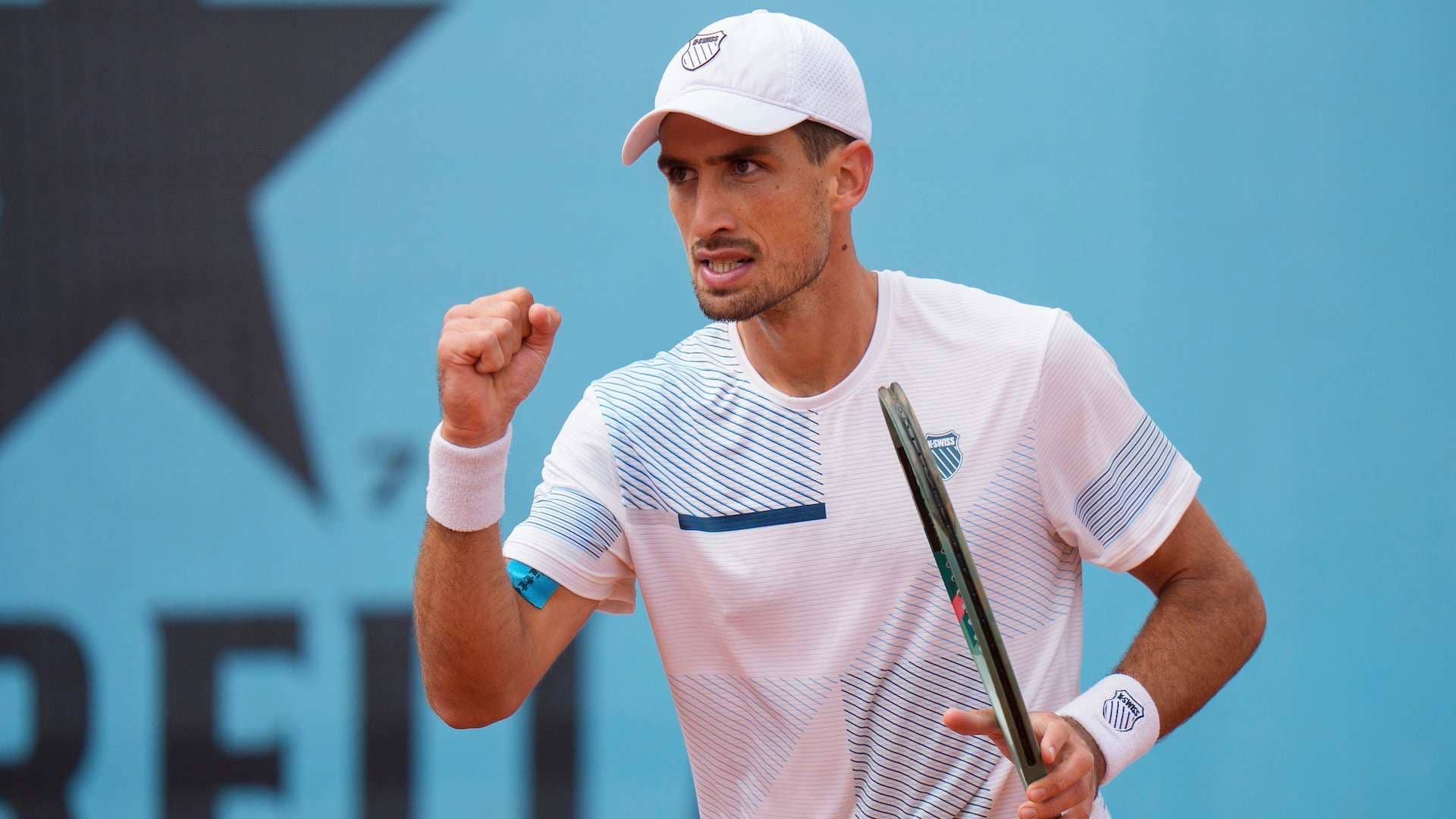 Pedro Cachín celebra su primera victoria de la temporada en el Mutua Madrid Open.