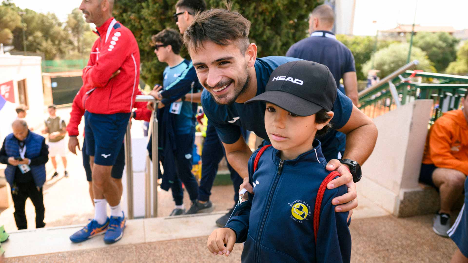 Mariano Navone greets a fan at the Cagliari Challenger.
