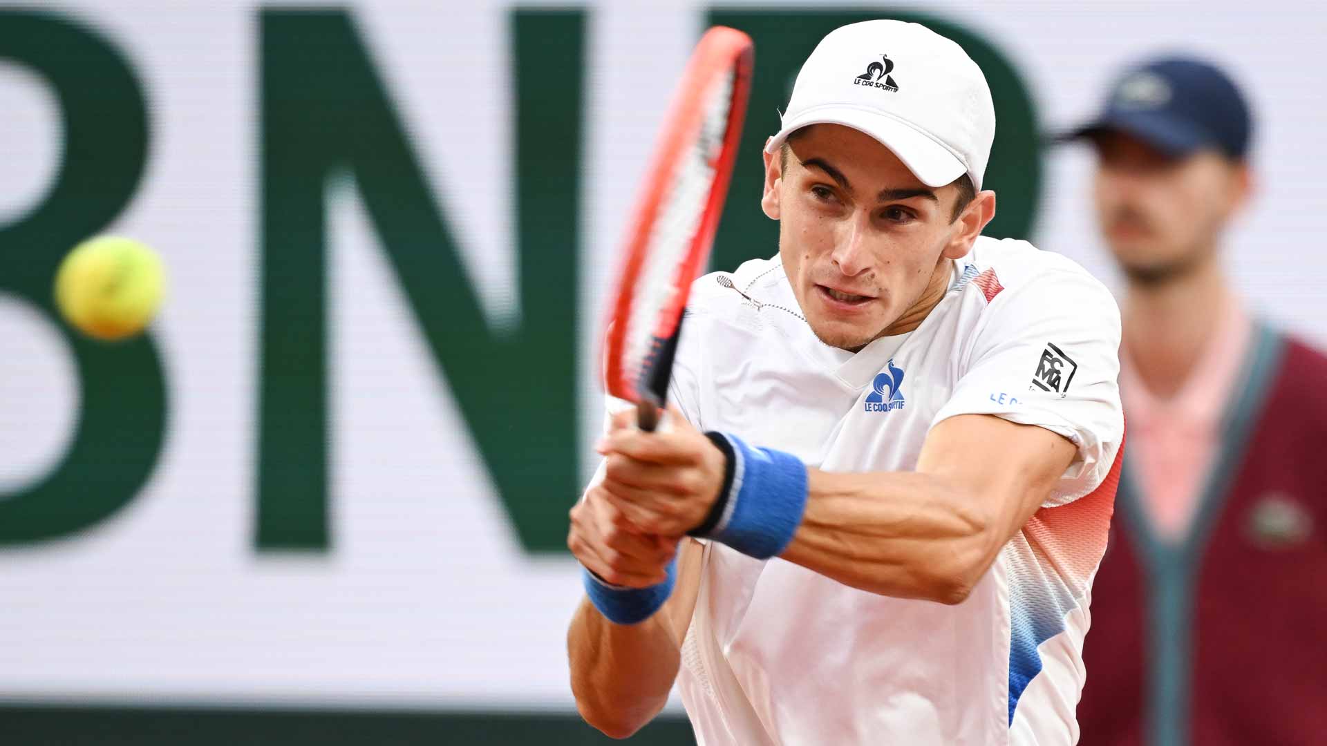 Arnaldi upsets Rublev at Roland Garros