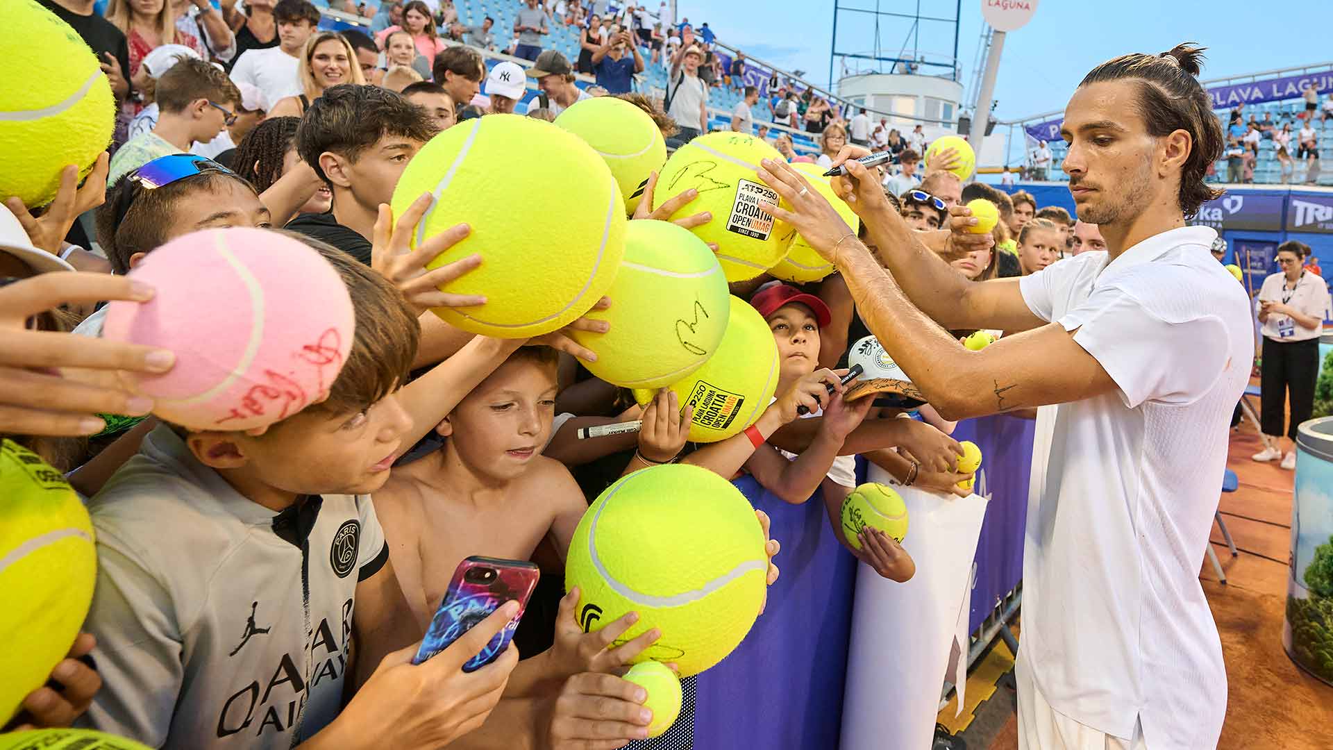 Musetti overcomes slow start to beat Trungelliti in Umag