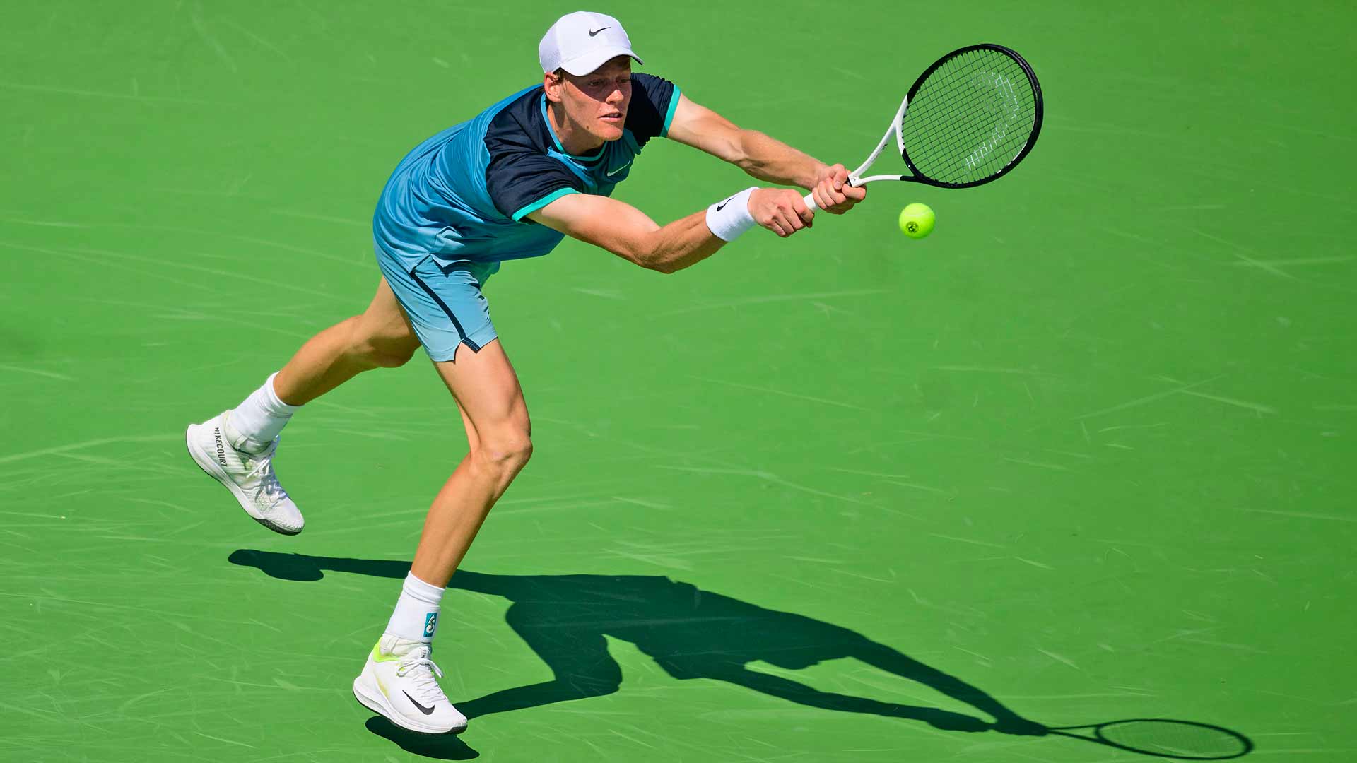 Jannik Sinner will contest his maiden Cincinnati semi-final against Alexander Zverev on Sunday.