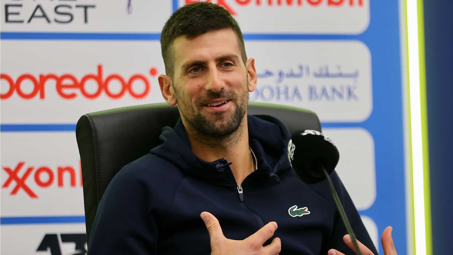 Novak Djokovic juega su primer torneo desde el Abierto de Australia. 