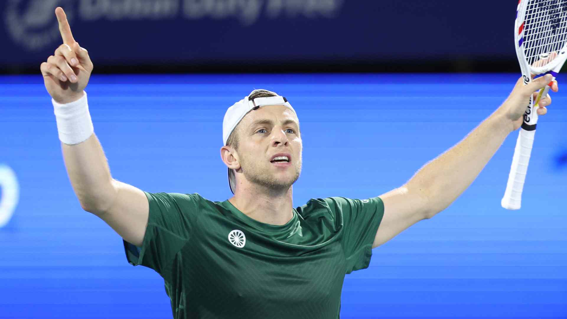 Griekspoor saves 4 MPs, stuns Medvedev in Dubai