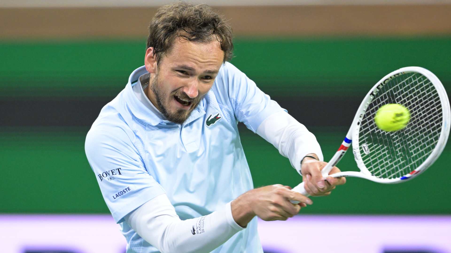 Daniil Medvedev defeats Tommy Paul in streaky Indian Wells fourth-round match | ATP Tour