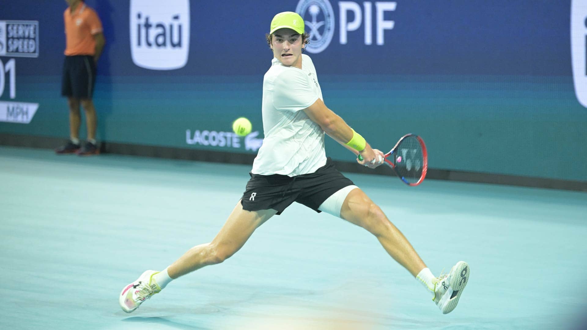 Joao Fonseca alcanzó la tercera ronda de Miami en su primera participación en el torneo.