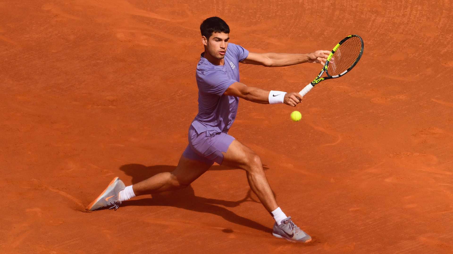 Alcaraz se coloca a un paso del triplete en Barcelona