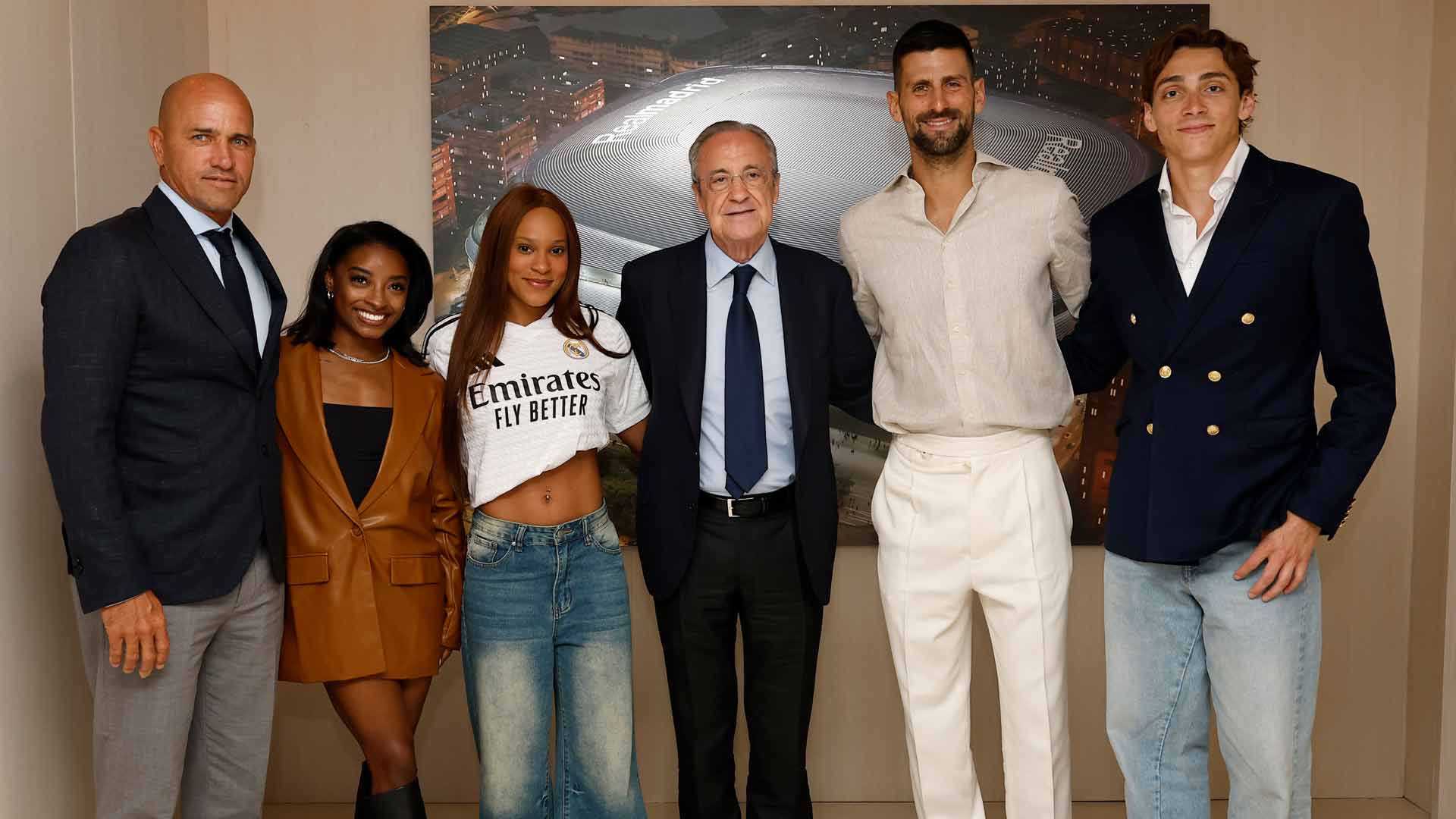Djokovic visita al Real Madrid y conversa con Bellingham y Modric