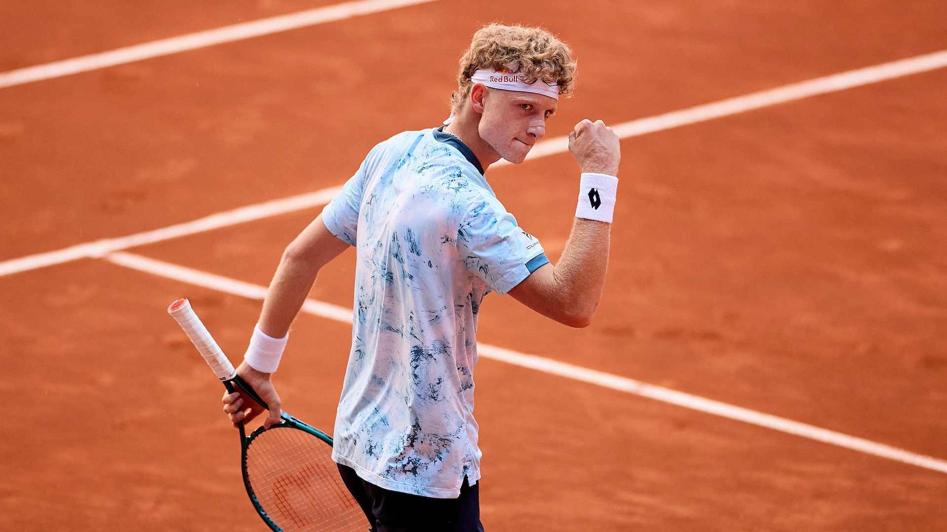 Martín Landaluce celebra un punto en el Mutua Madrid Open 2025.