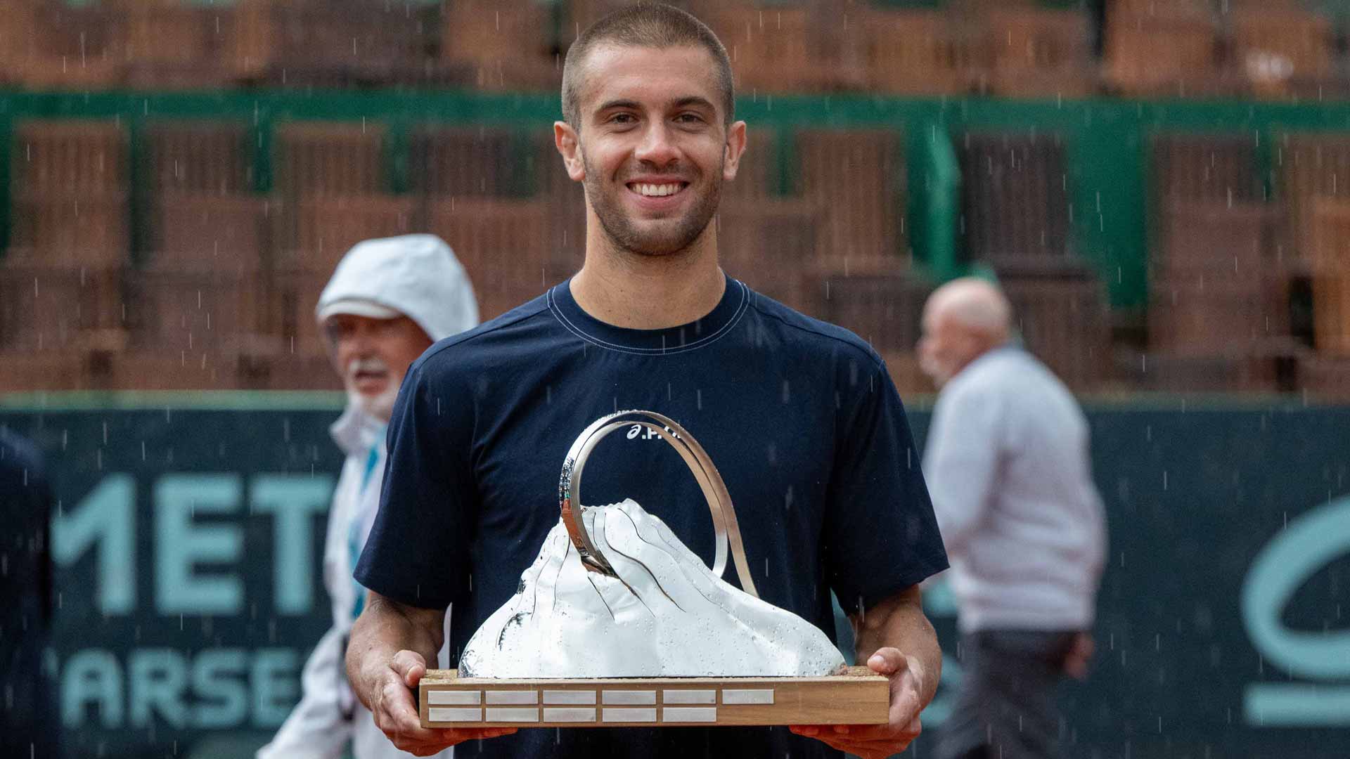 Coric beats Wawrinka, claims season-leading 4th Challenger title