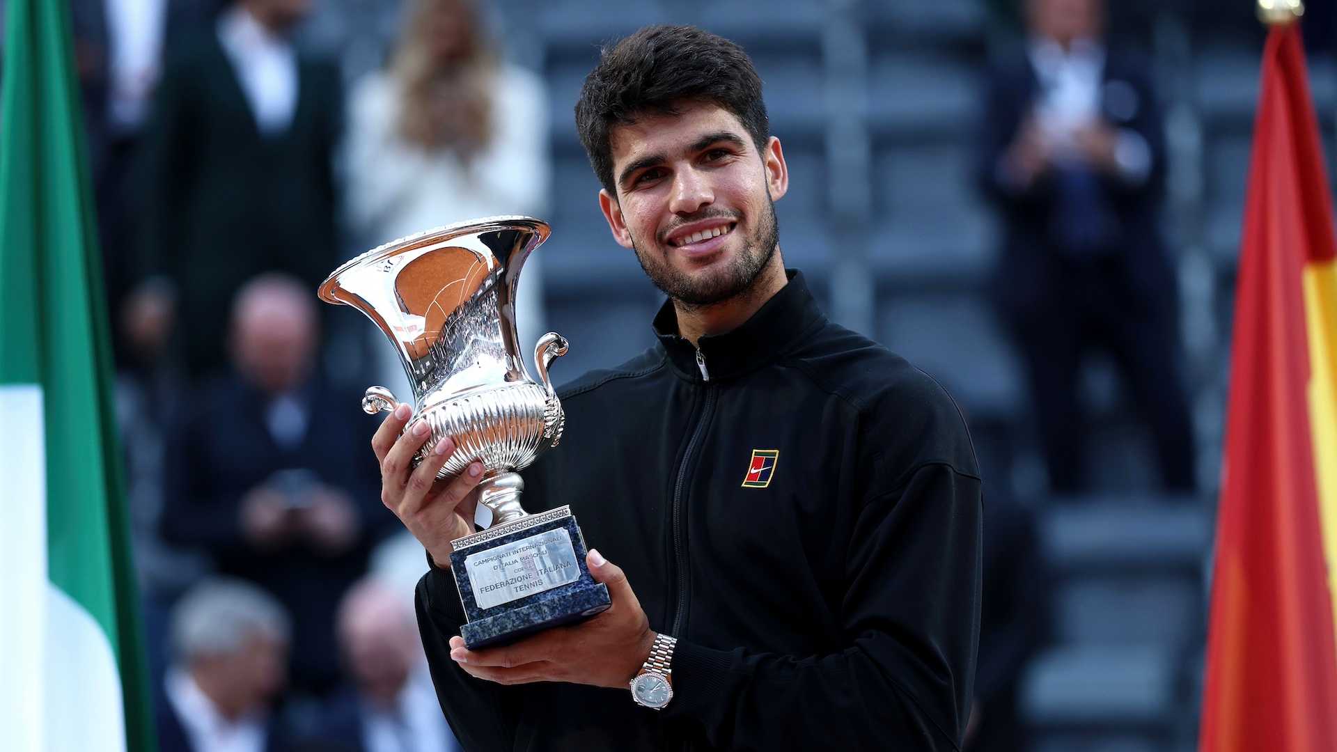 Alcaraz sobrevive al invicto Sinner y es campeón de Roma
