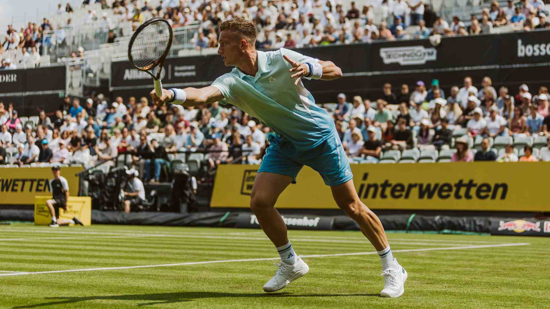 Lehecka returns to grass with clinical Stuttgart opener