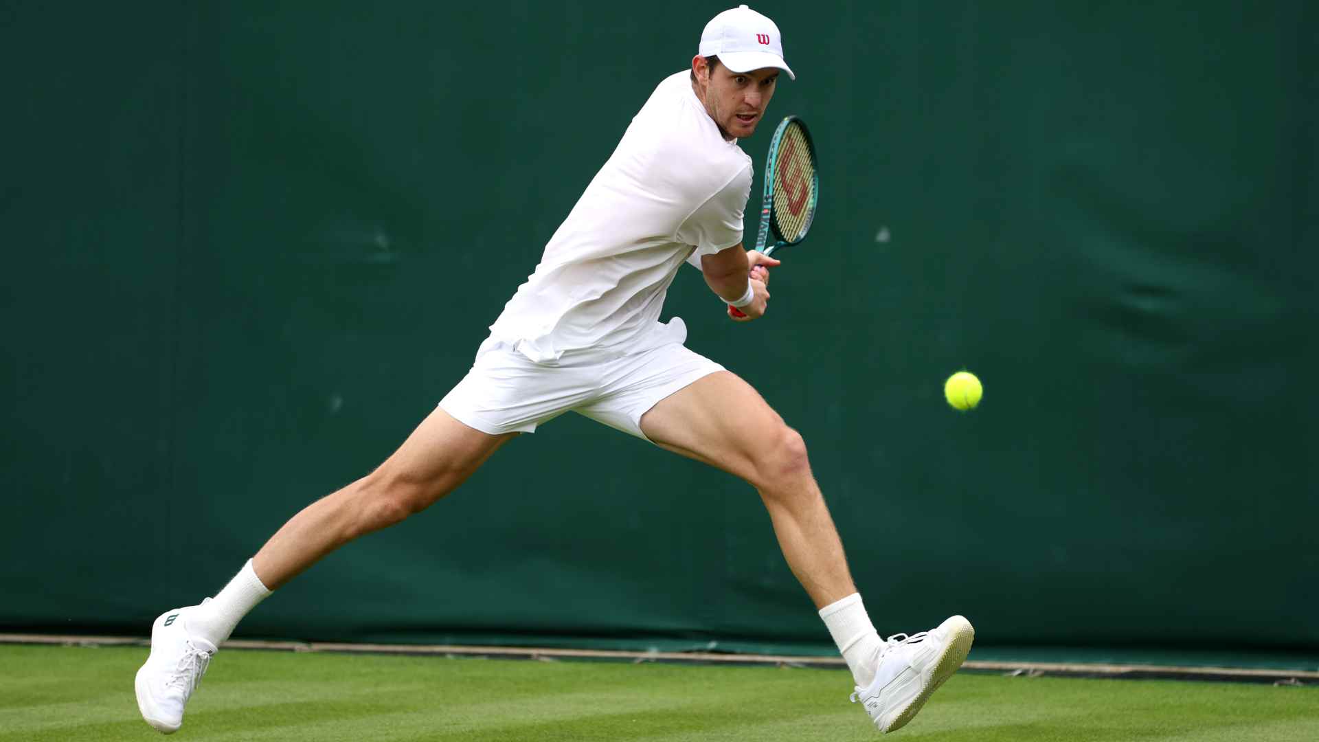 Jarry rallies for vital win in s-Hertogenbosch; Thompson advances