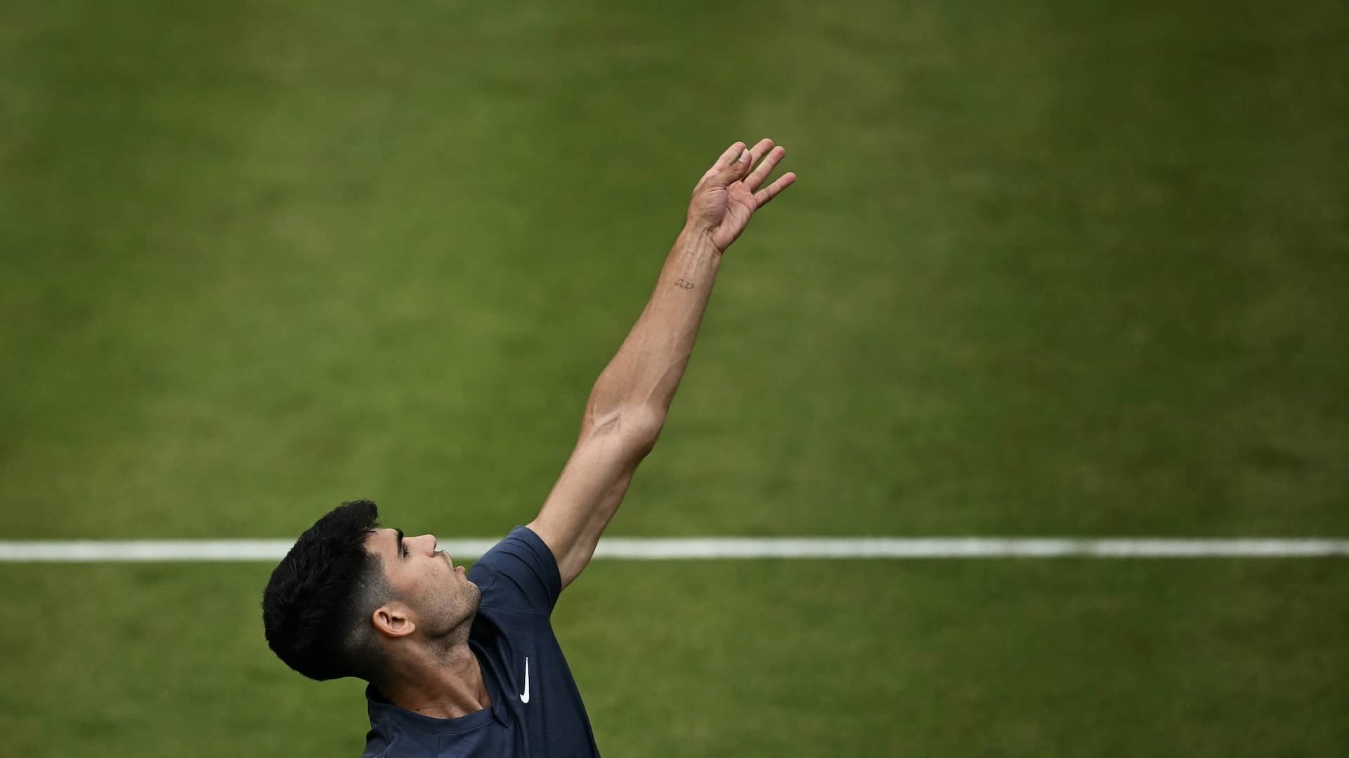 Carlos Alcaraz, durante un partido el año pasado en Queen's.