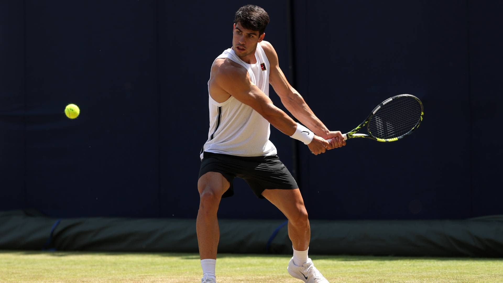 Así prepara Alcaraz un partido de hierba en Queen's Club