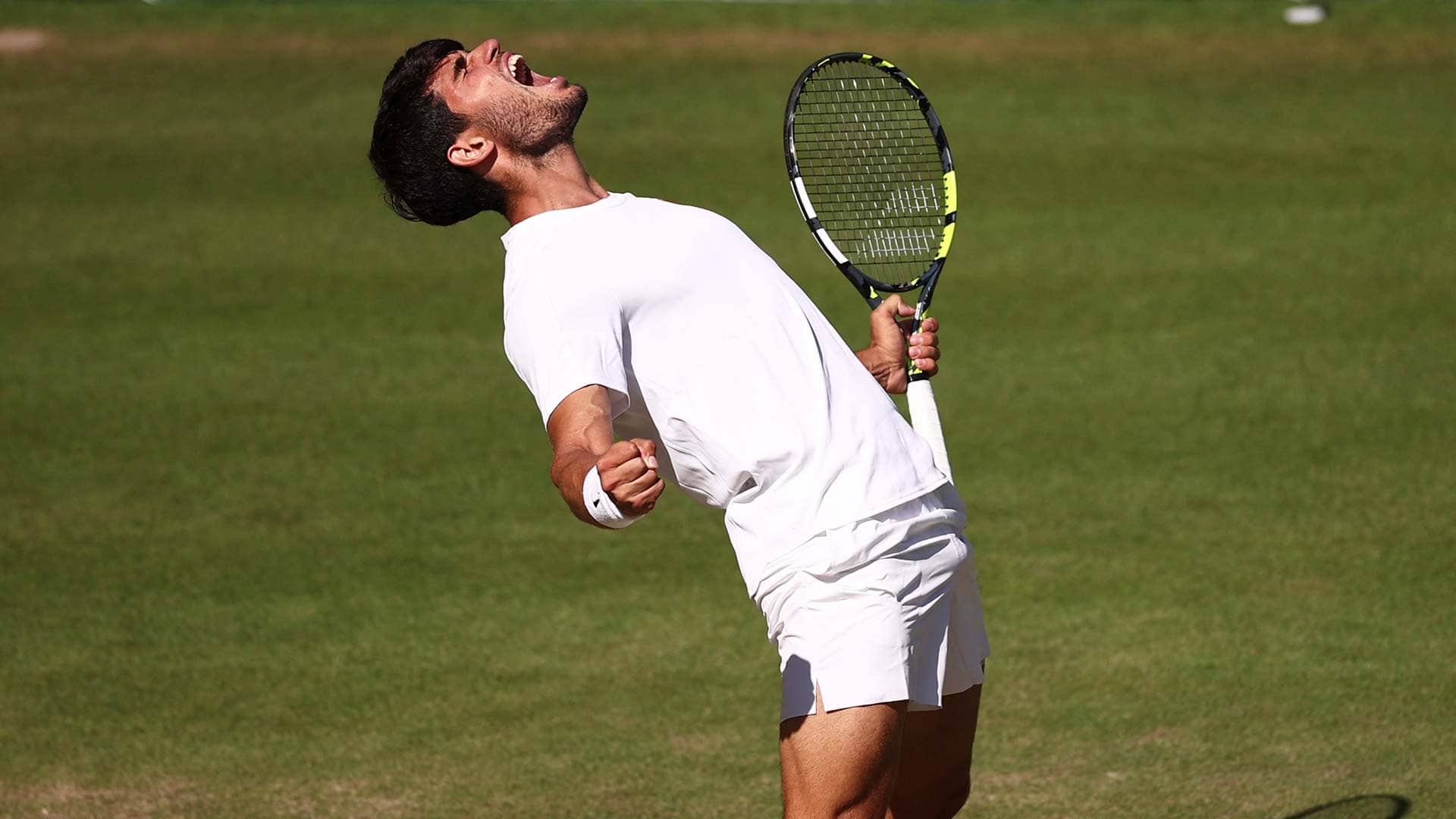 Alcaraz narrowly avoids a fifth set with Fritz to reach 3rd Wimbledon final
