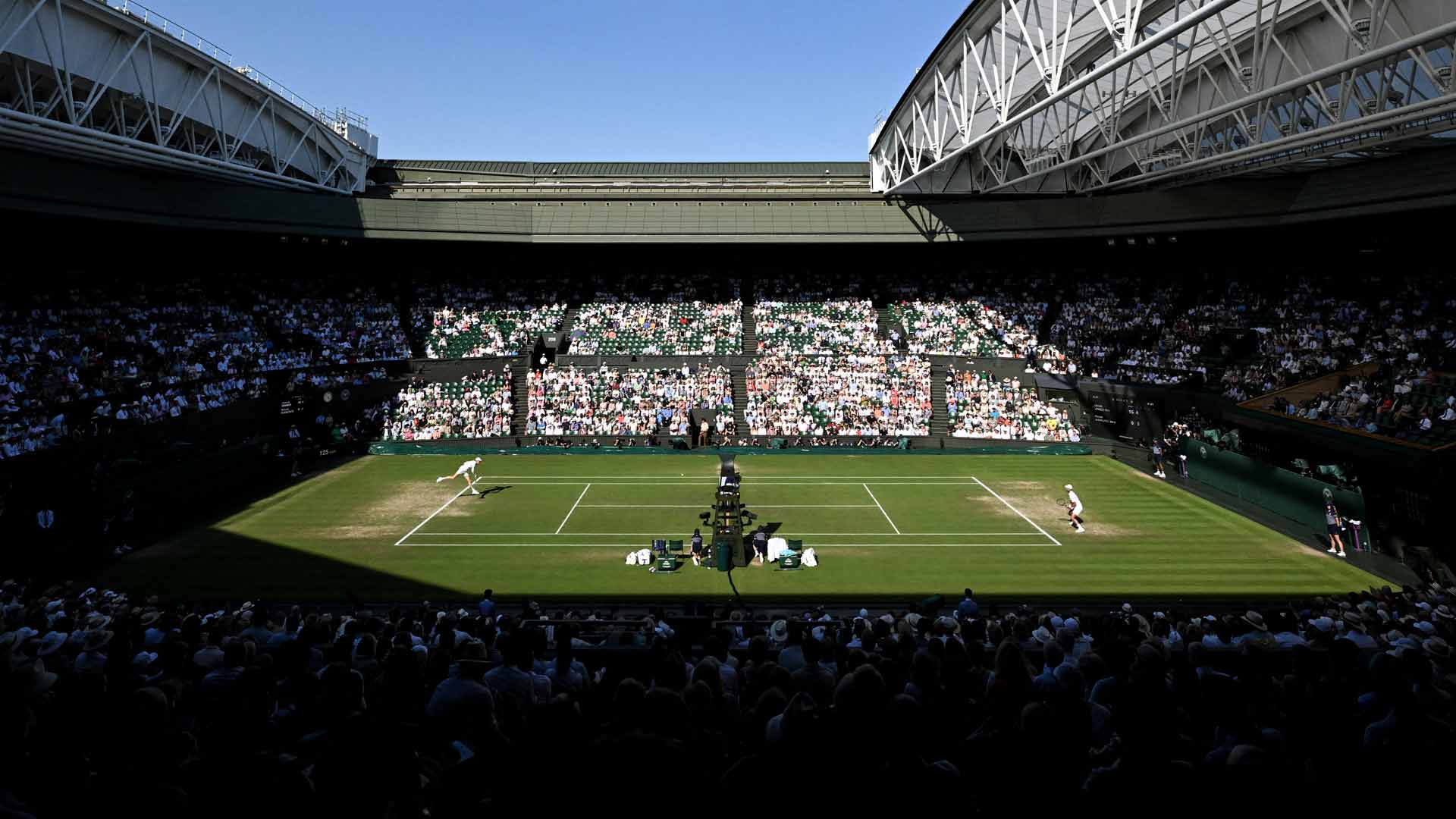 How much prize money will the Wimbledon champion earn?