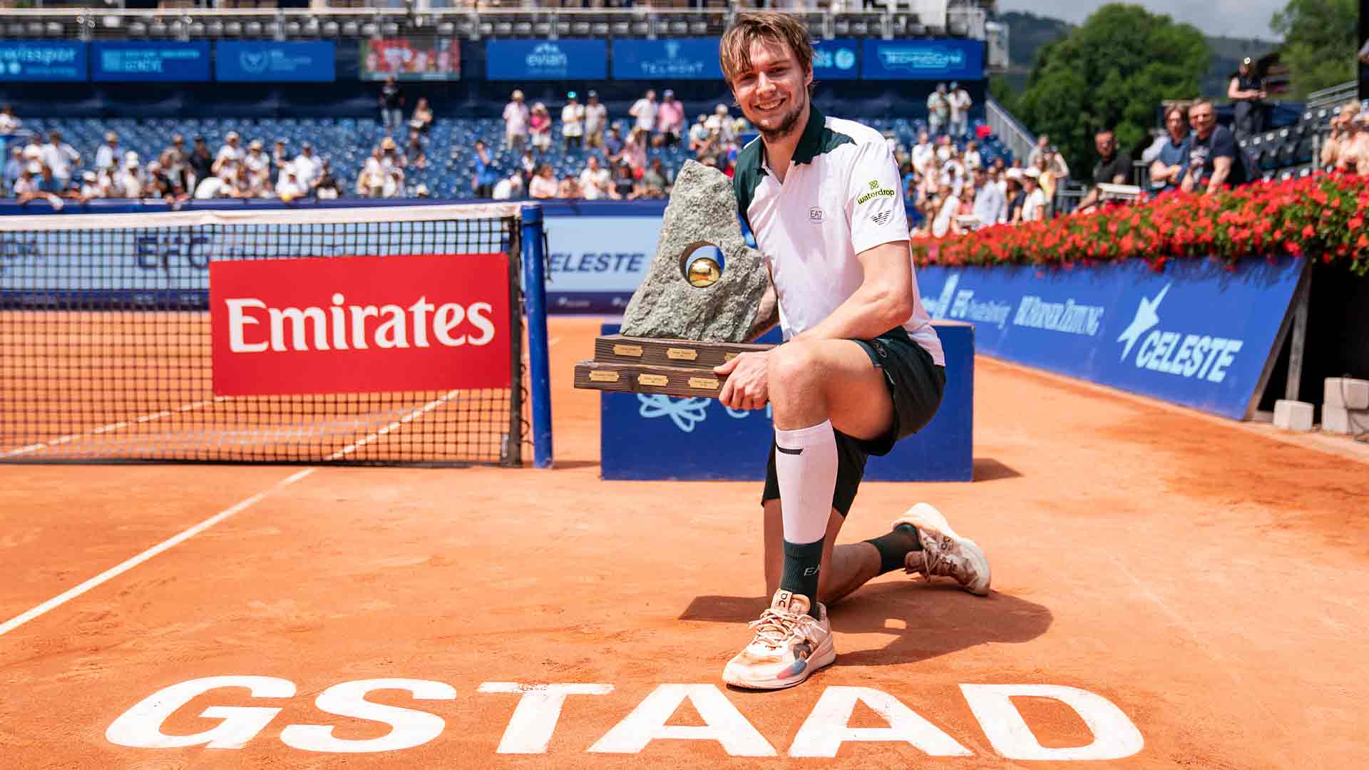 Bublik conquista en Gstaad su primer título en tierra 