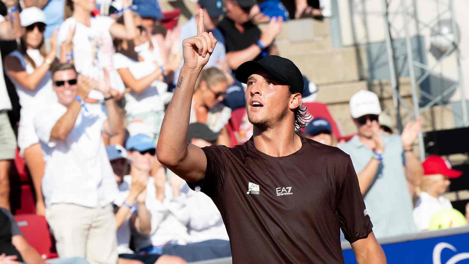 Darderi se corona en Bastad con su tercer trofeo ATP