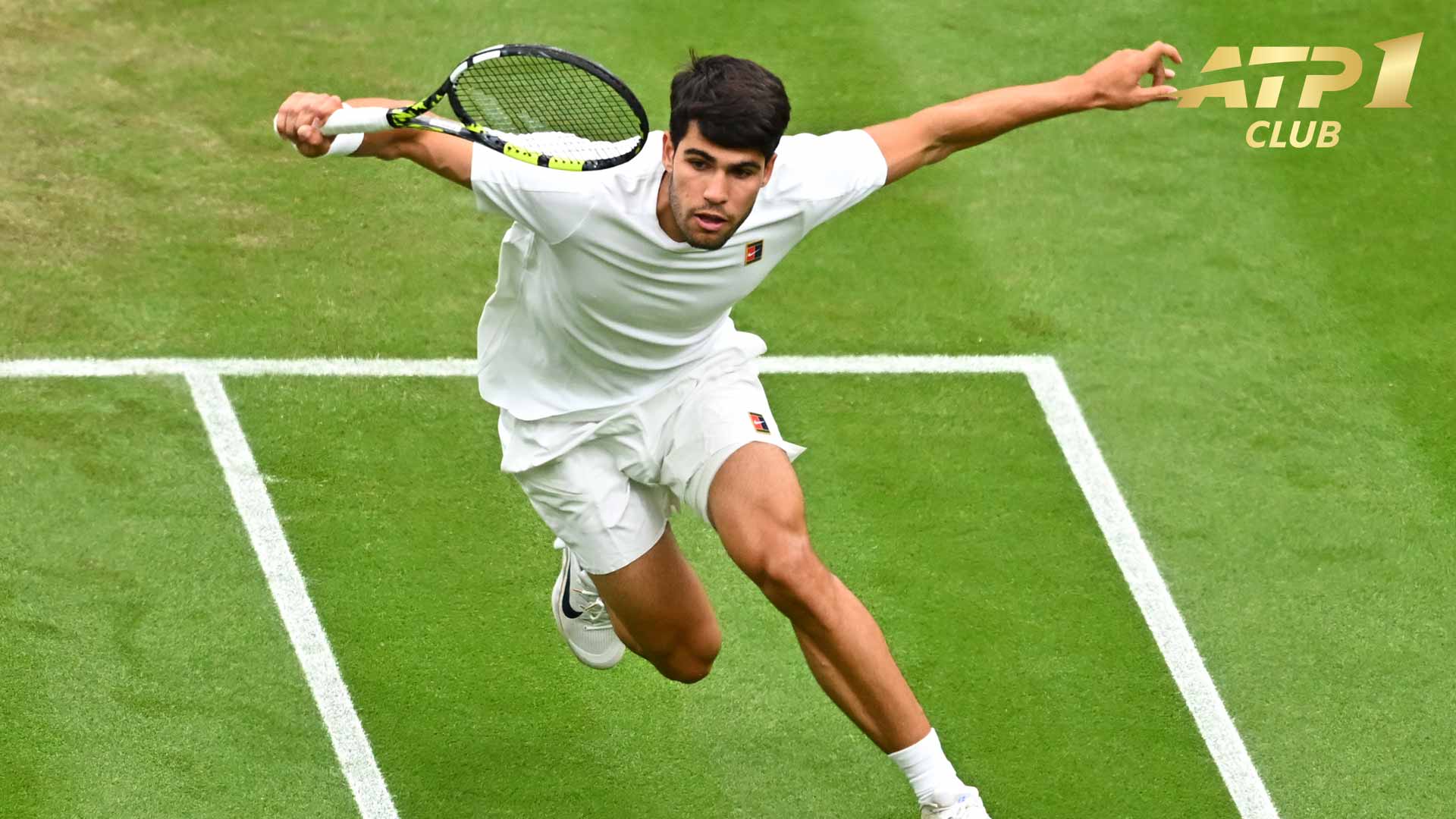 Carlos Alcaraz boasts a 30-3 grass-court record.