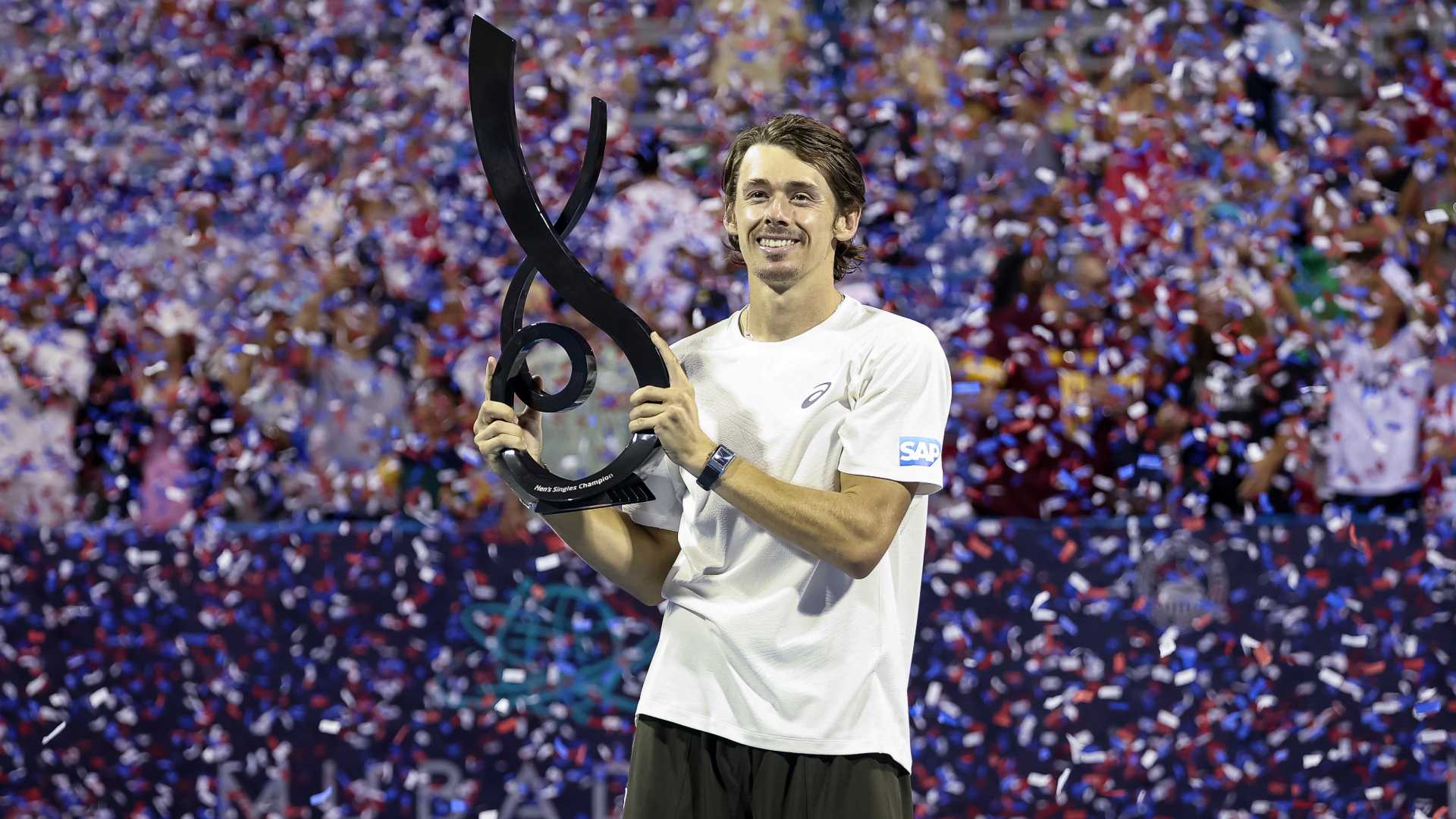 De Miñaur salva 3 MP ante Davidovich y es campeón en Washington