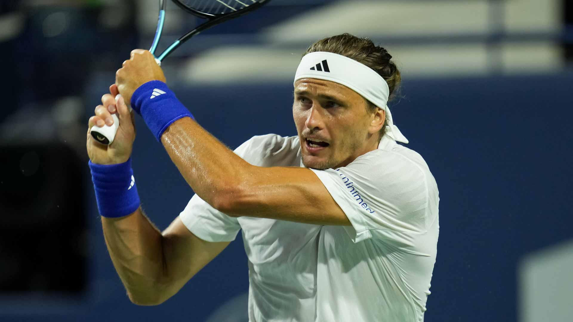 Zverev guts out 52-shot rally en route to Toronto opening win
