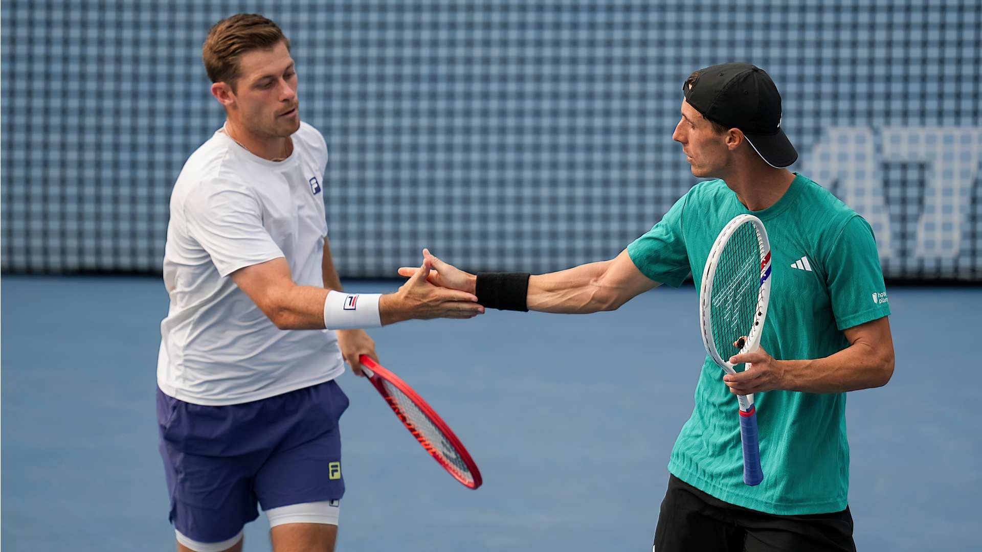 Salisbury/Skupski advance to Toronto doubles final