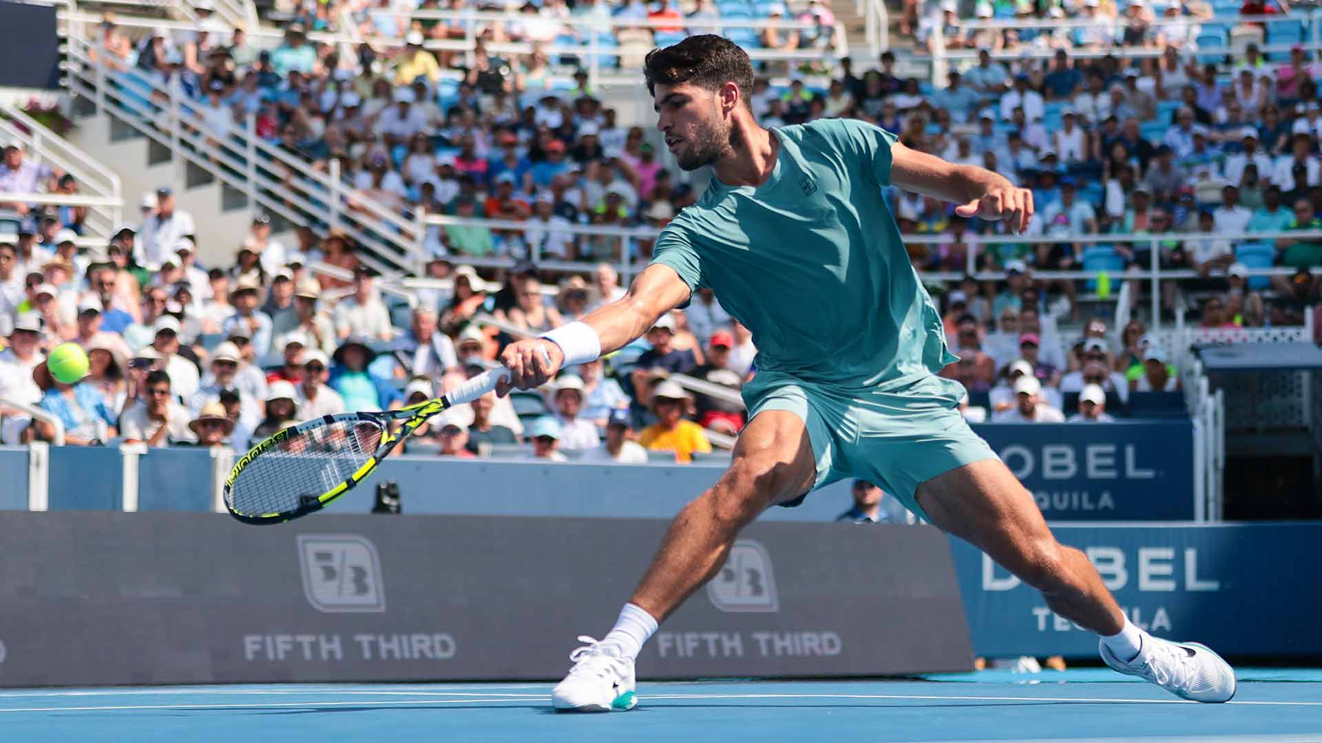 Alcaraz suffers new lapse, recovers to down Rublev in Cincinnati