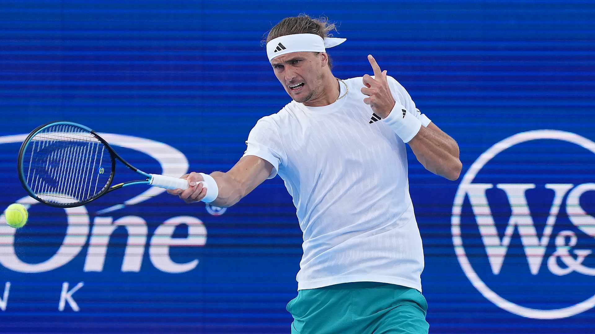 Zverev sinks Shelton to set Alcaraz SF in Cincinnati