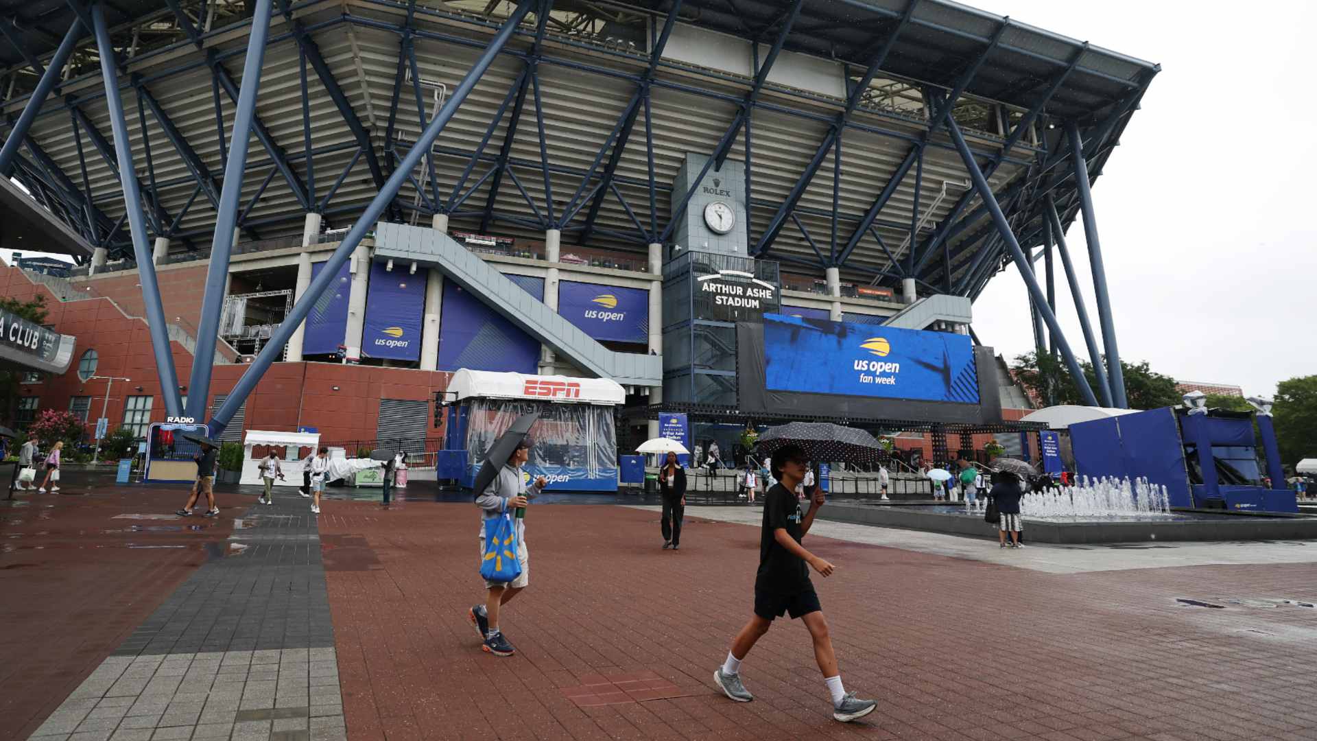 La lluvia suspendió la jornada en Flushing Meadows.